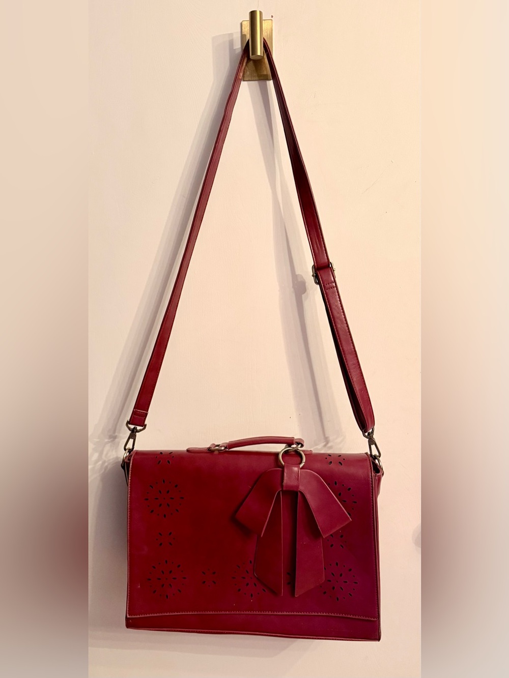 Ecosusi Vegan Leather Laptop Messenger Bag Red Burgundy Cutout Bow Briefcase - Picture 3 of 13